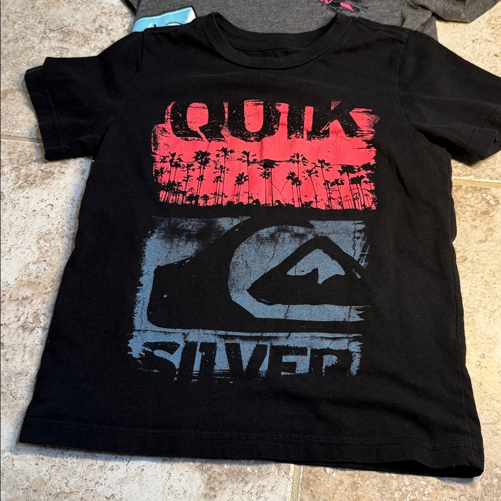 2 Hurley Graphic Kids Tee 1 quicksilver. Gently used in great condition, size 6 - Picture 3 of 6